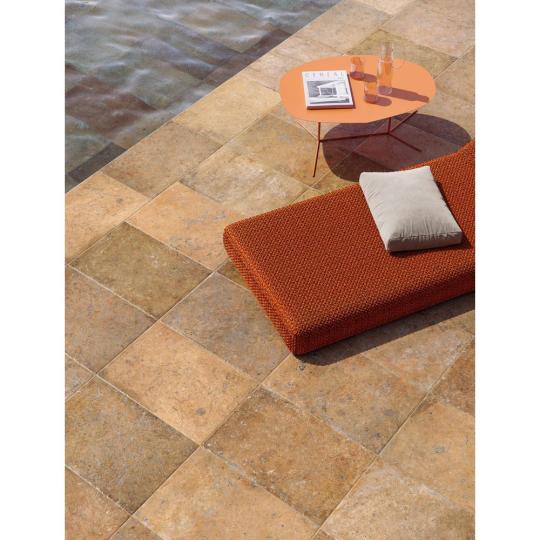 vintage terasz burkolat medencehez kohatasu country rusztikus szelu vegyes meretu csempe padlolap konyha terasz csuszasmentes fagyallo nappali burkolatok klasszikus elegans cir cotto del campiano.jpg